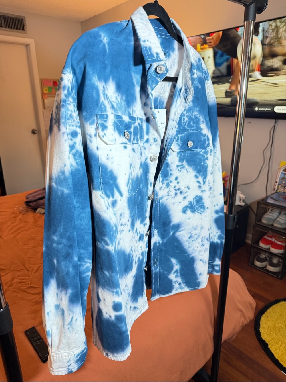 Forever 21 Men's Blue and White Tie-Dye Shirt Jacket - Picture 2 of 8
